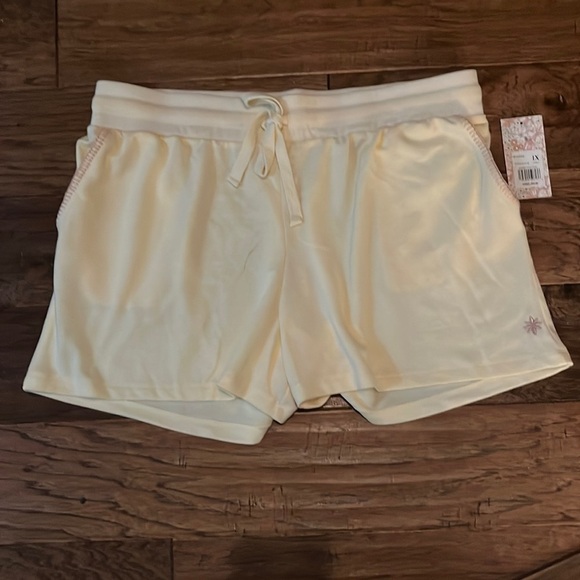Kensie Blanket Stitch Shorts - Picture 1 of 7